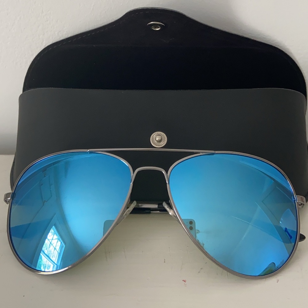 Aviator sunglasses!